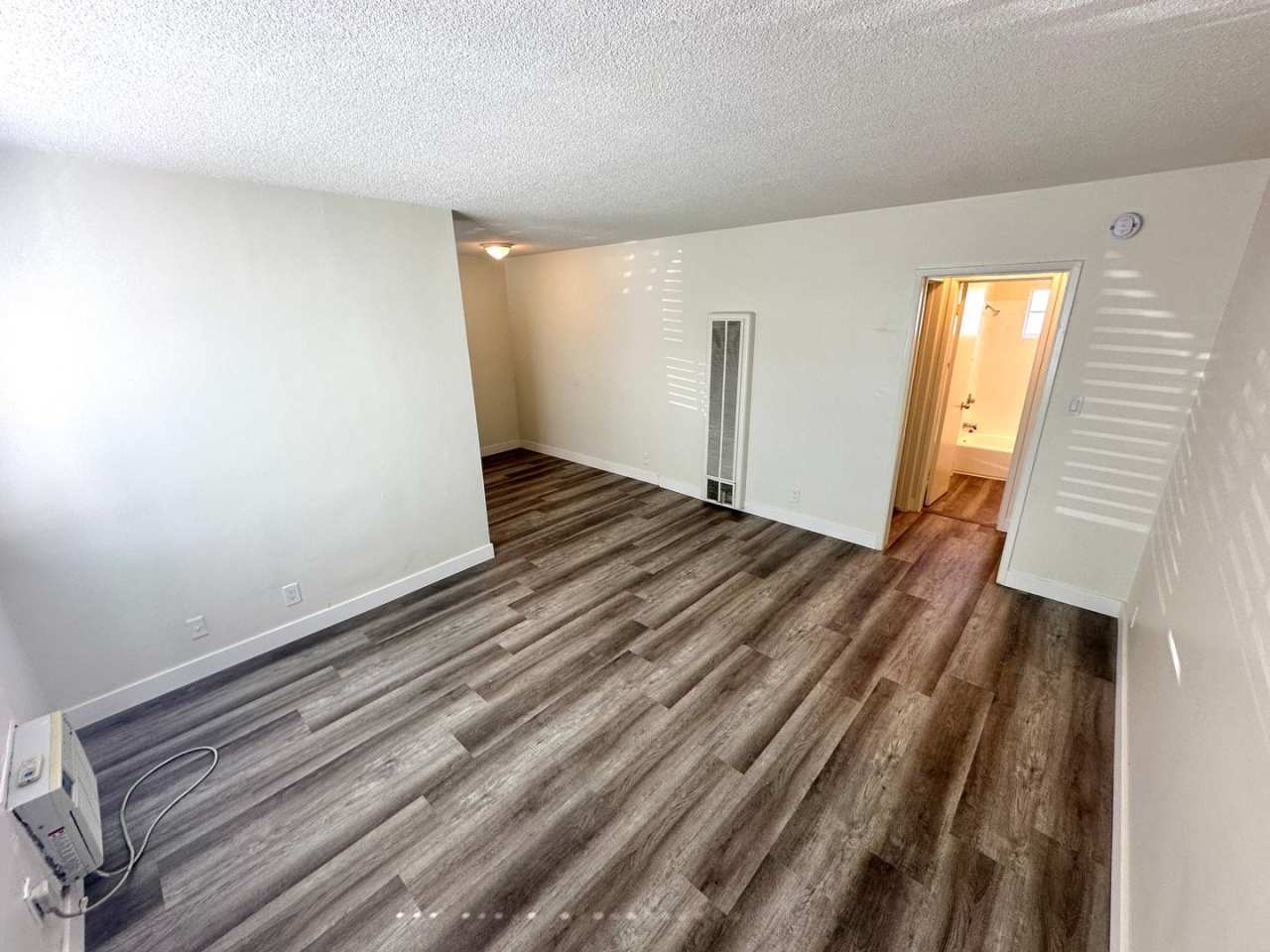 Cute 1bd/1ba move in ready in NoHo