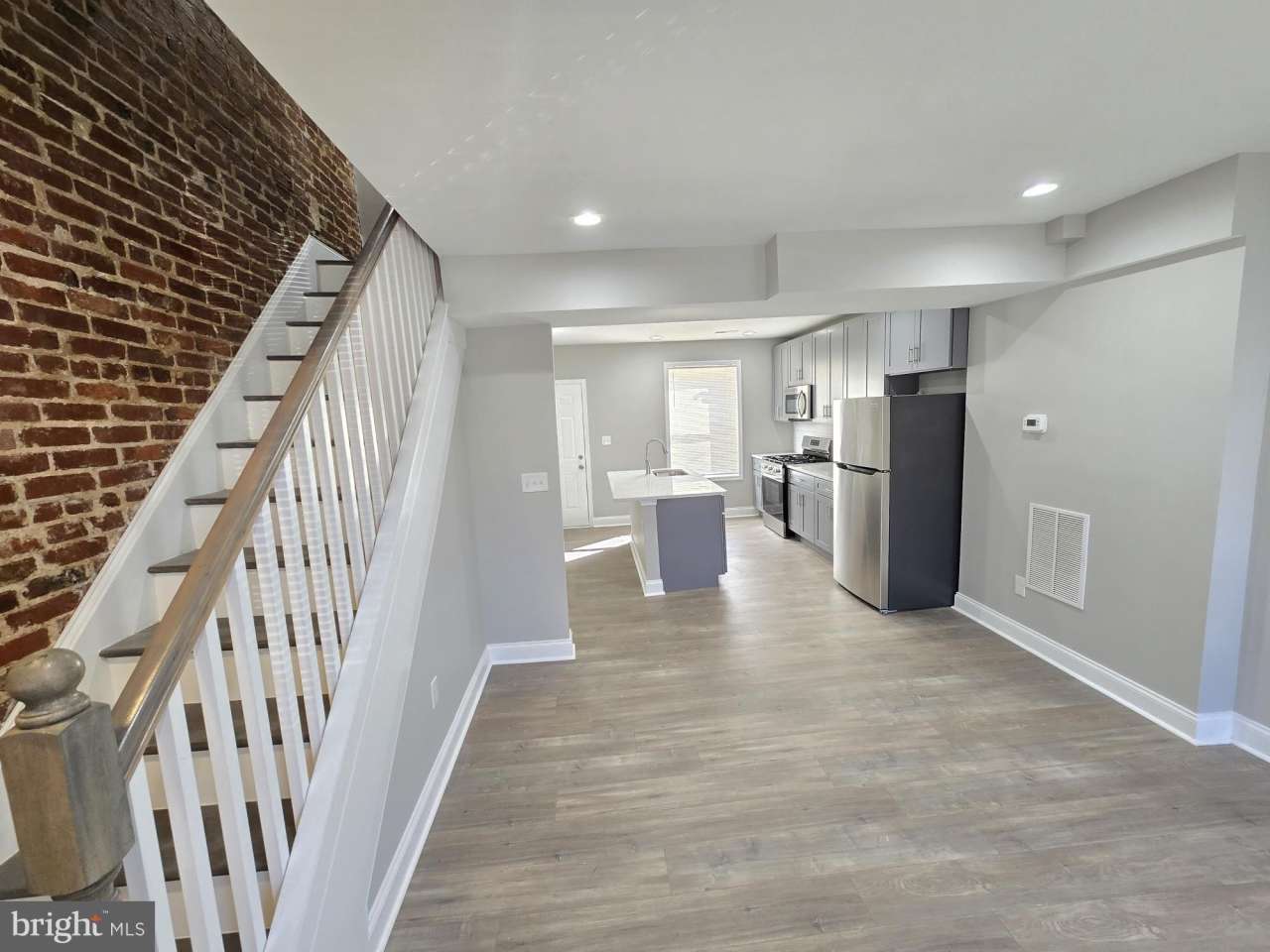 3169 RAVENWOOD Avenue