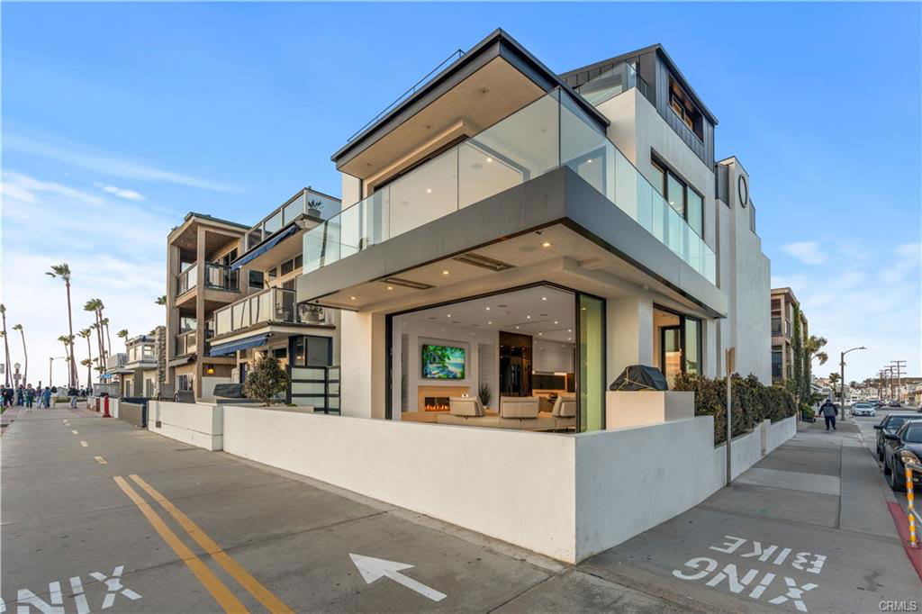 2000 West Oceanfront