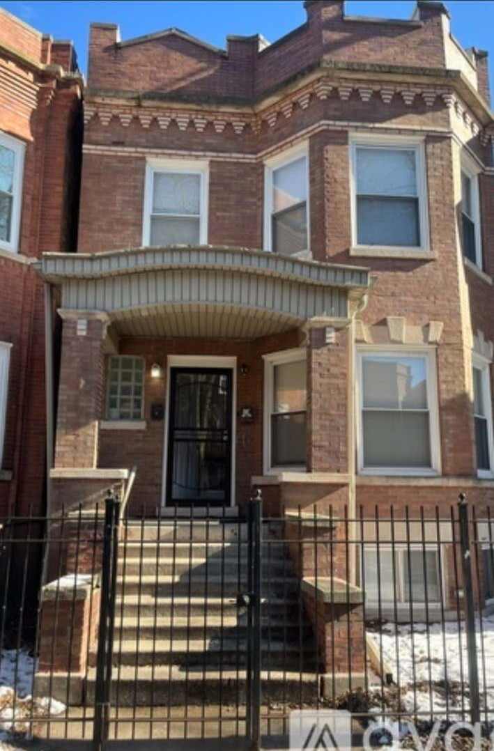 6145 S Eberhart Avenue