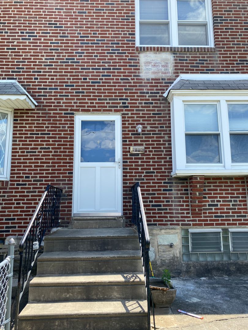 3B1B Row House Available Sep 1st