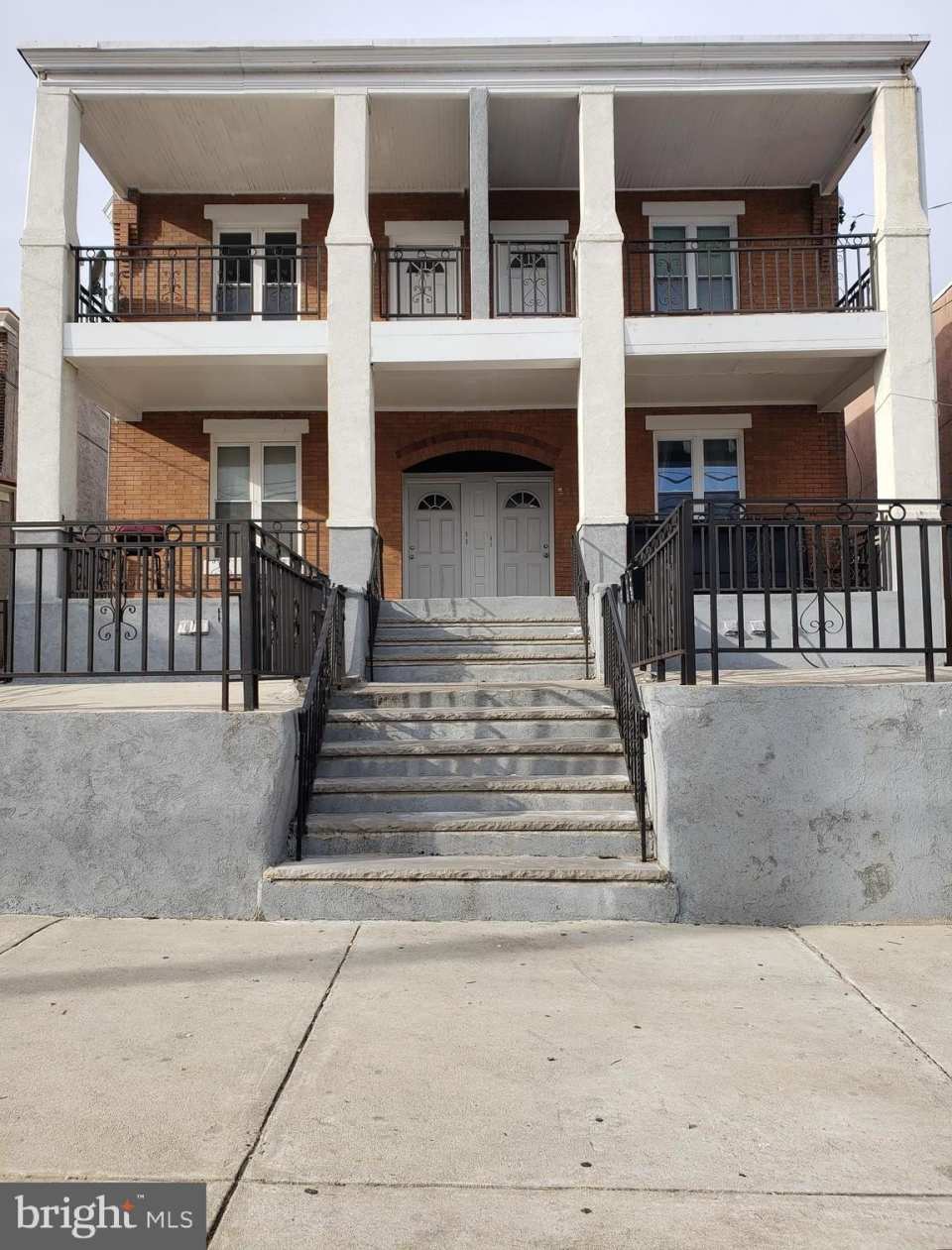 5329 WOODLAND Avenue unit: Flr #1/Rear/Back