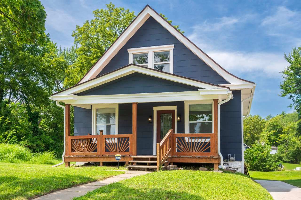 Charming 3-Bedroom Home with Spacious Layout and Bonus Utility Space