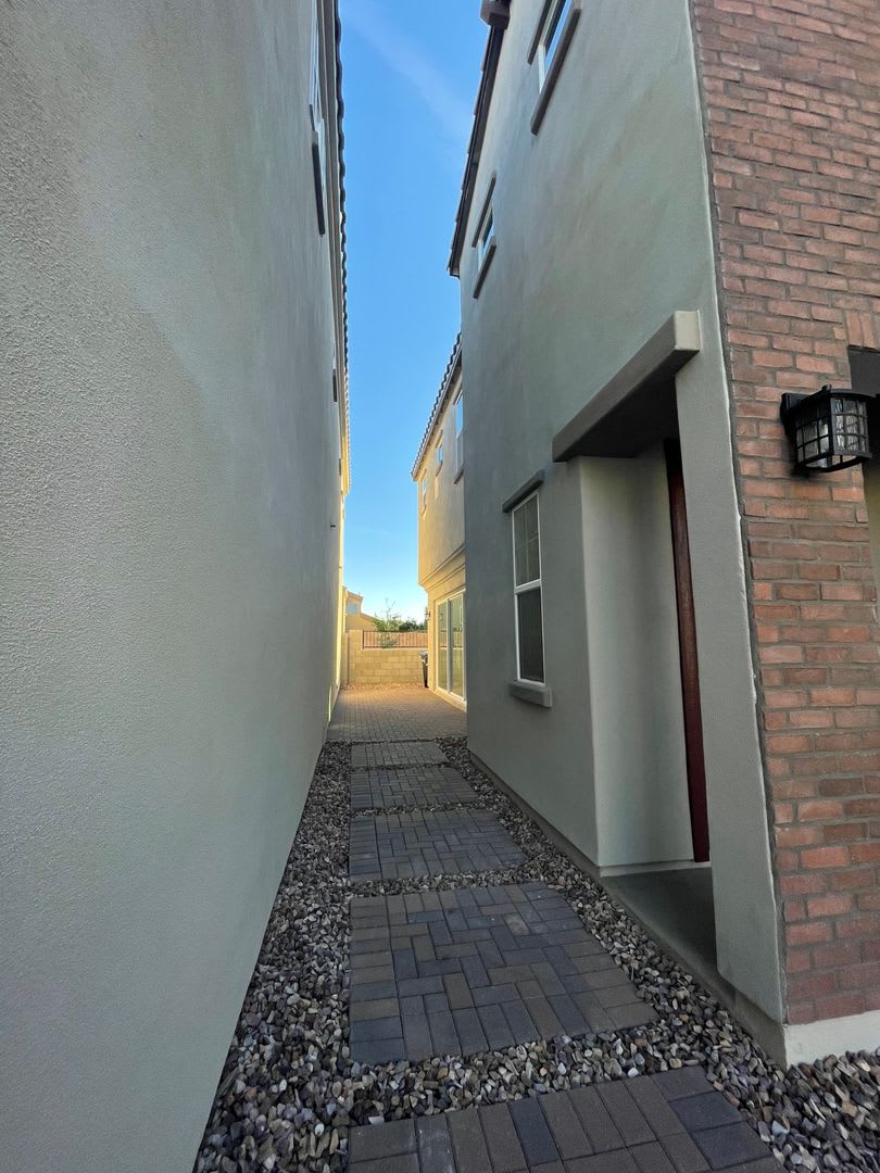 Trendy 3Bedroom/3Bath Gilbert Home!!