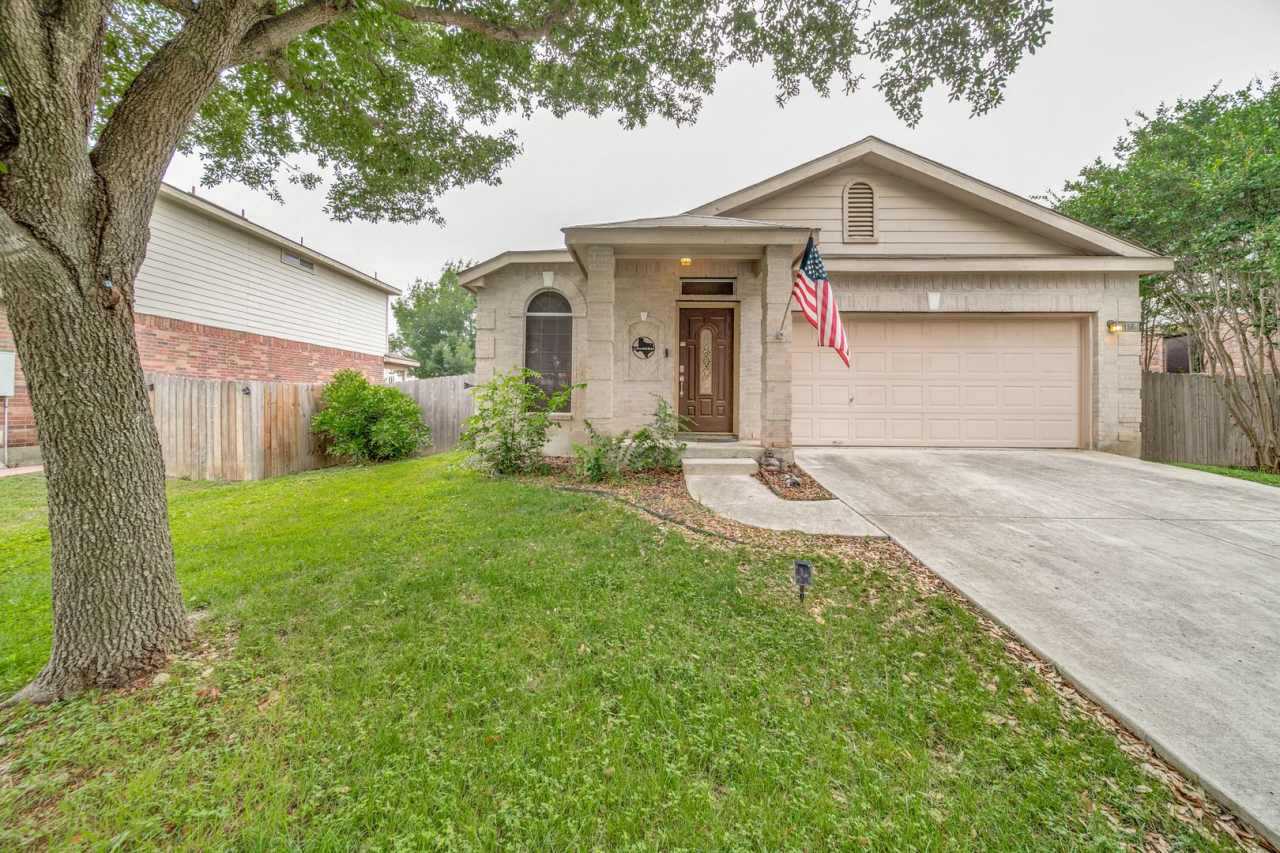3-BEDROOM, SINGLE-STORY HOME IN CIBOLO