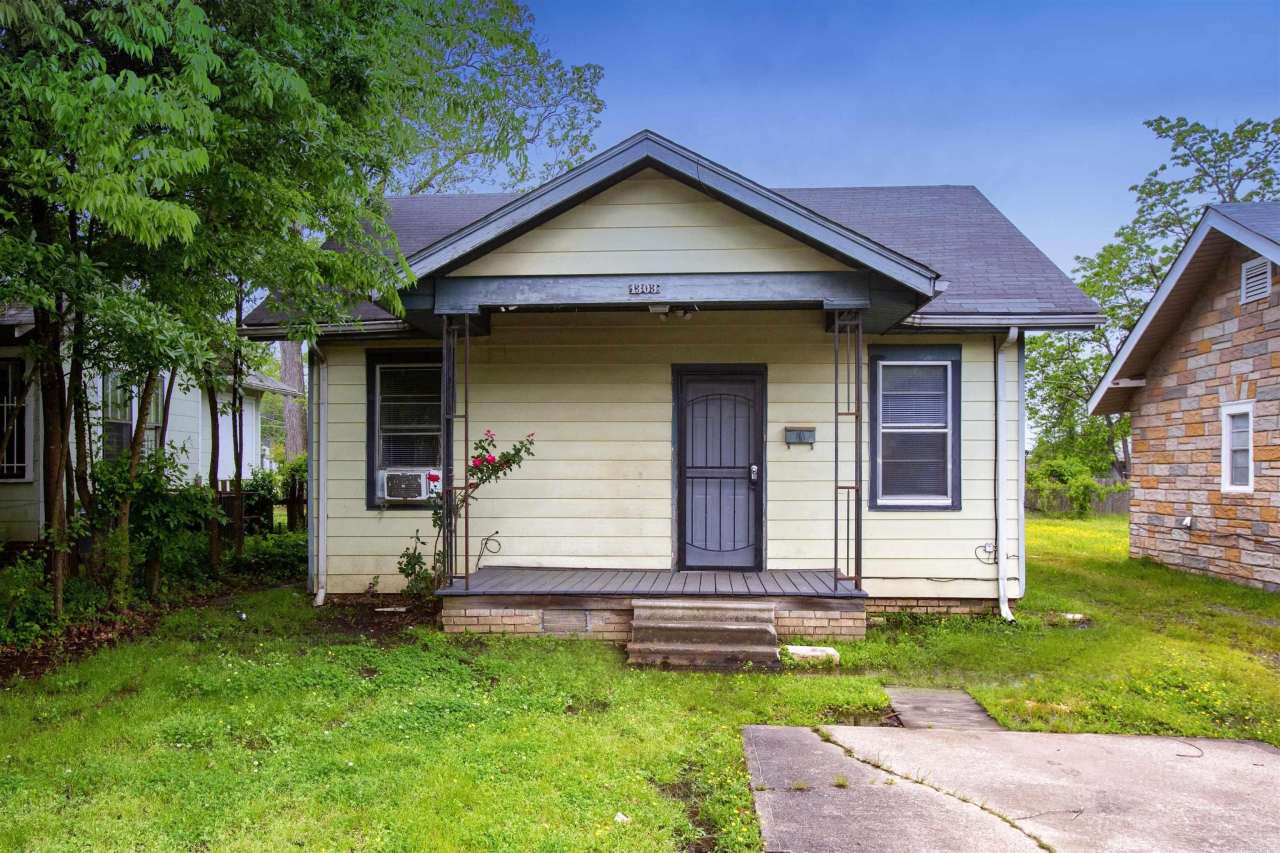 1303 Division Street