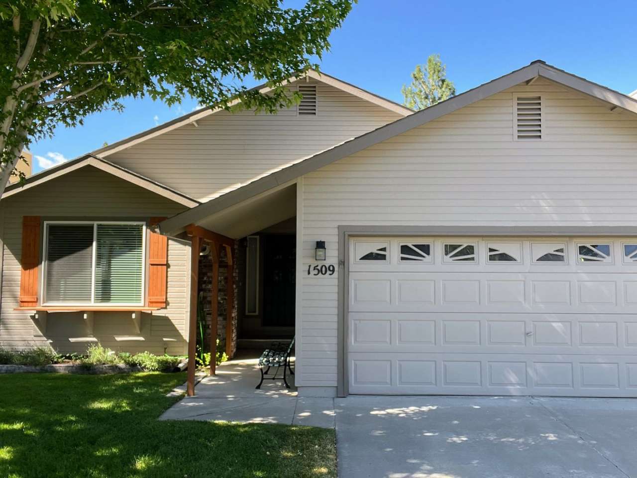 beautiful home in downtown gardnerville