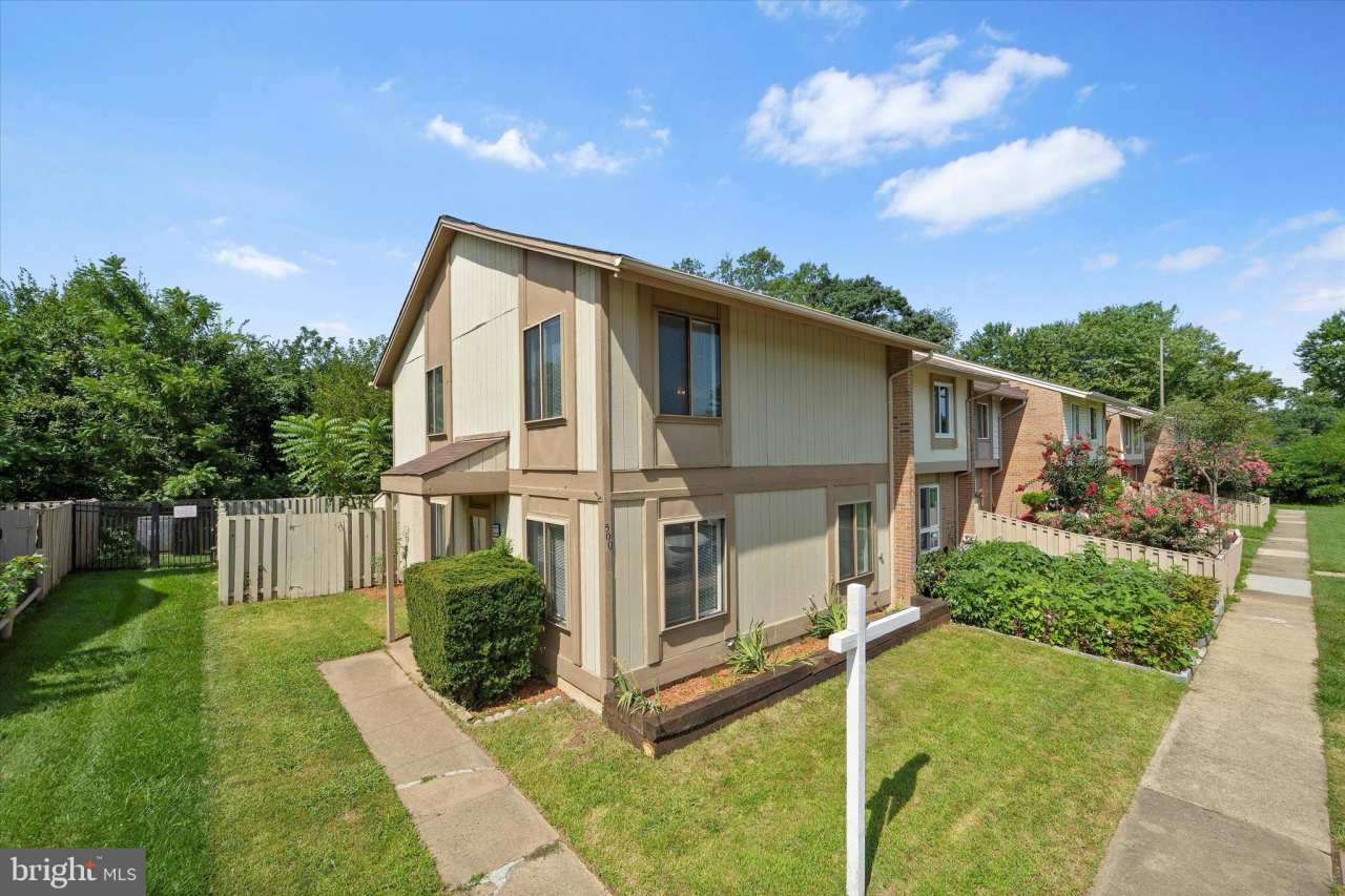 500 EARLY FALL COURT