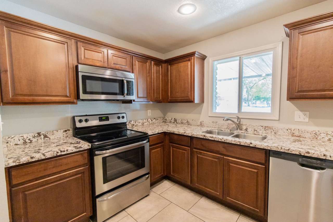 CUSTOM MODERN REMODELED TEMPE HOME MINUTES FROM ASU AND MILL AVENUE!