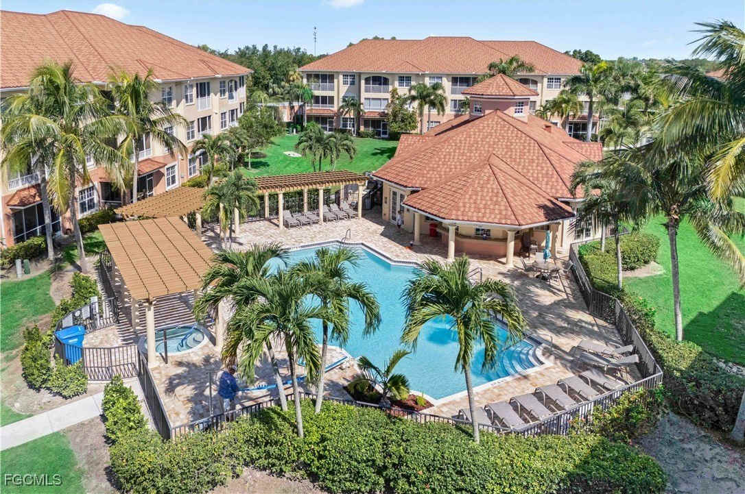 1109 Van Loon Commons Circle unit: 303