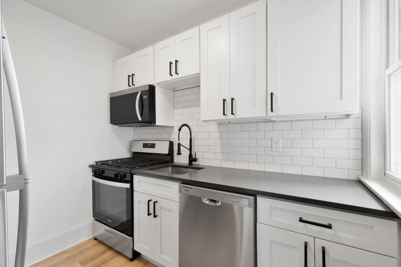 READY FOR MOVE IN! CHECK OUT THIS RENOVATED 2-BEDROOM LOCATED IN DORMONT!