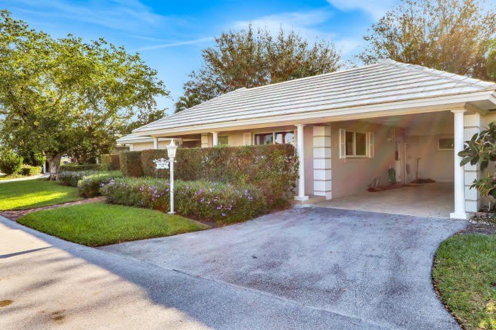 434 French Royale Circle