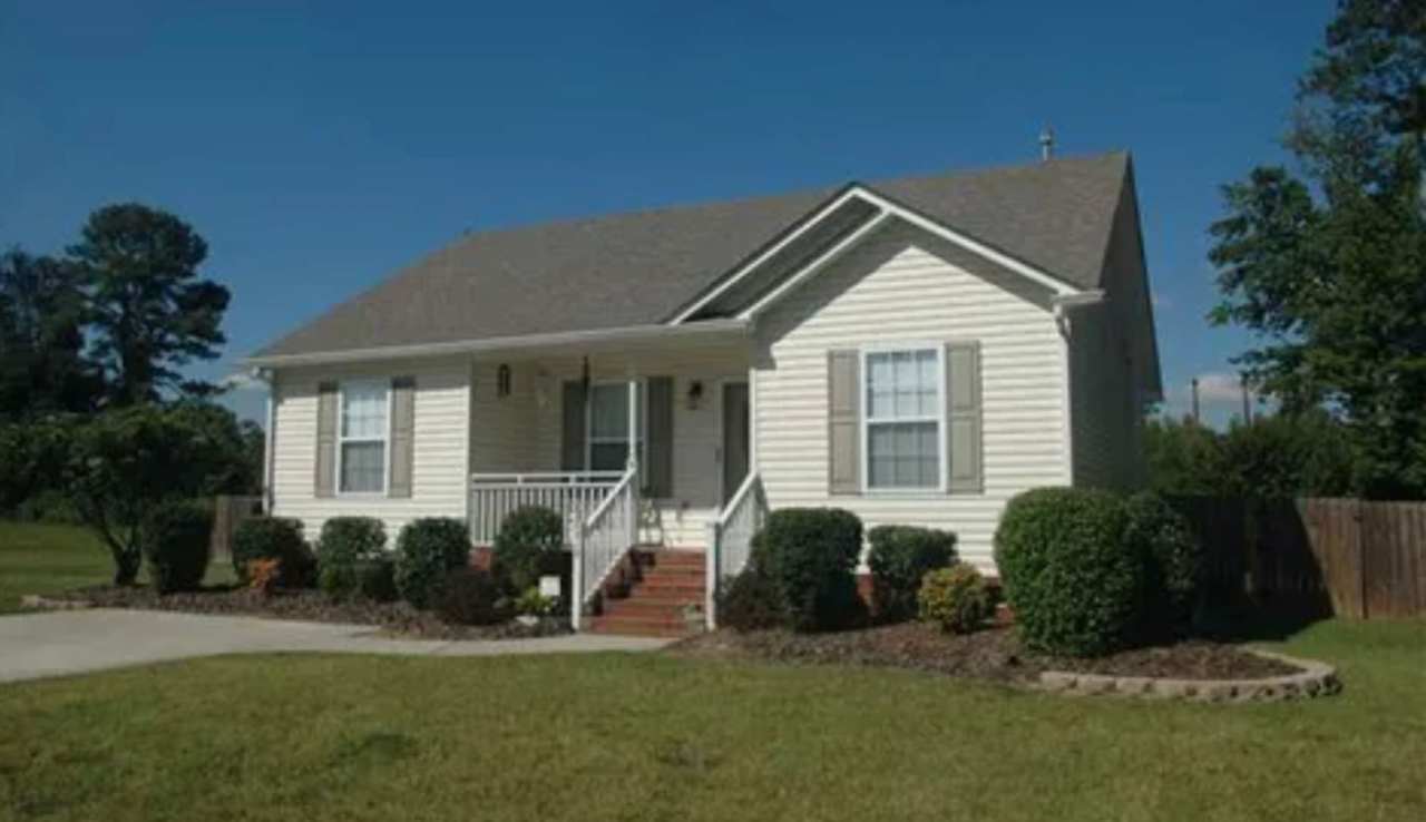 Exclusively Offered By Muse Realty, LLC