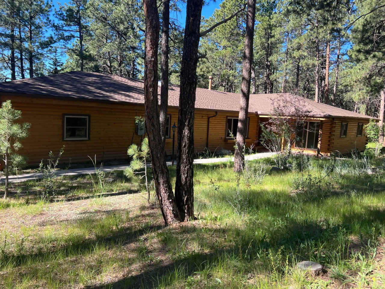 NEWLY REMODELED FARMHOUSE STYLE HOME ON THE 13TH HOLE OF THE WOODMOOR GOLF COURSE!!!!