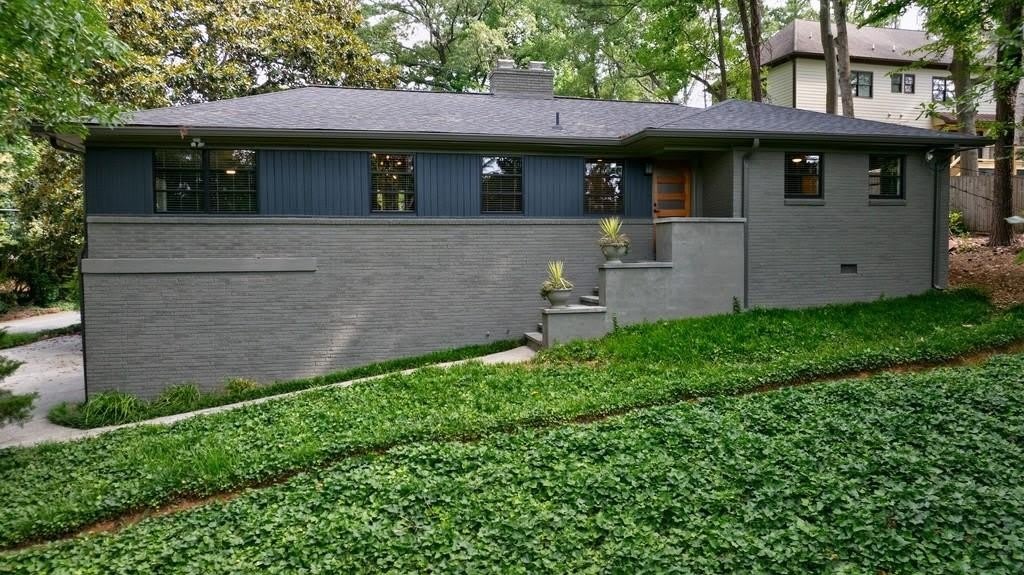 776 Windsor Parkway NE