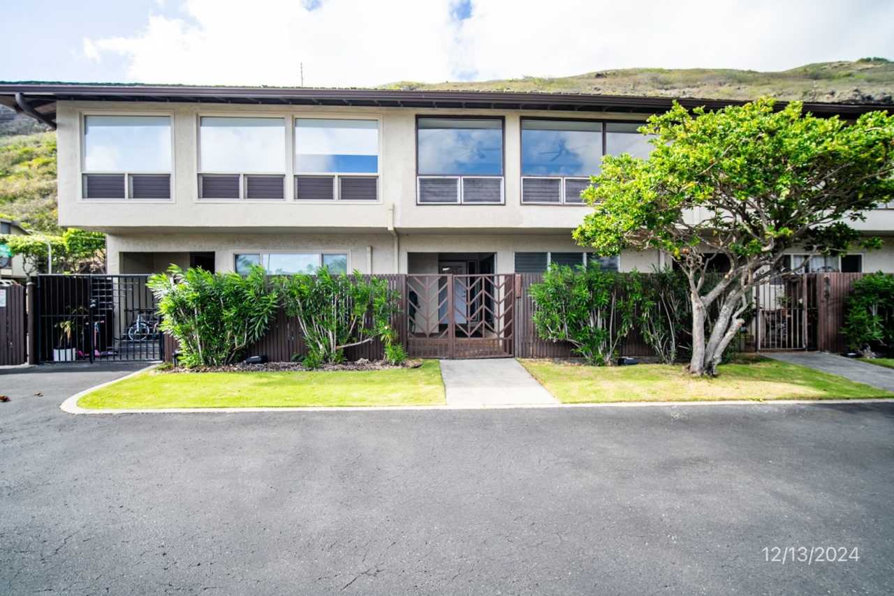 $4,900 / 4 Bed / 3 Bath townhome in Colony Marina