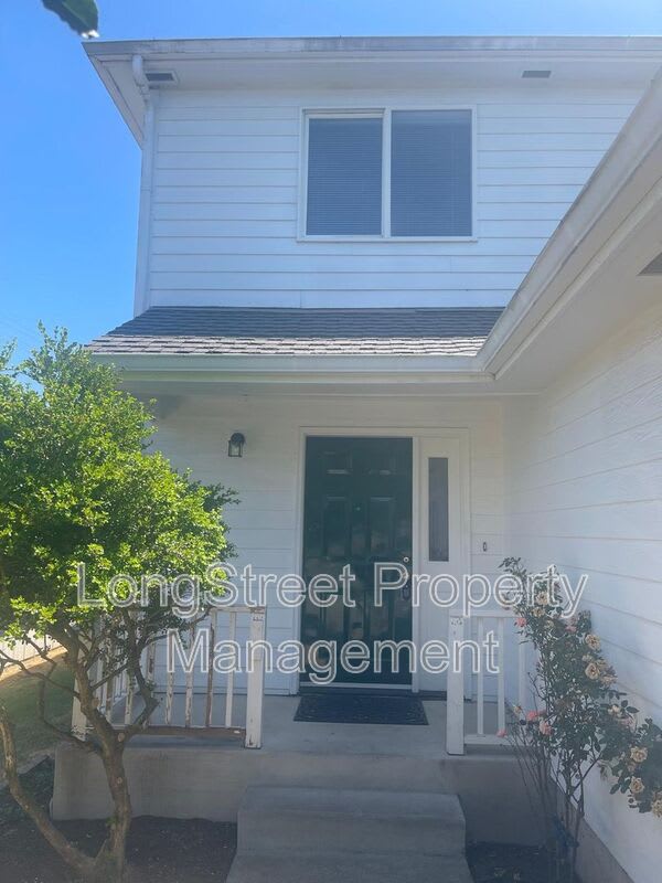 1927 NW Highland Blvd