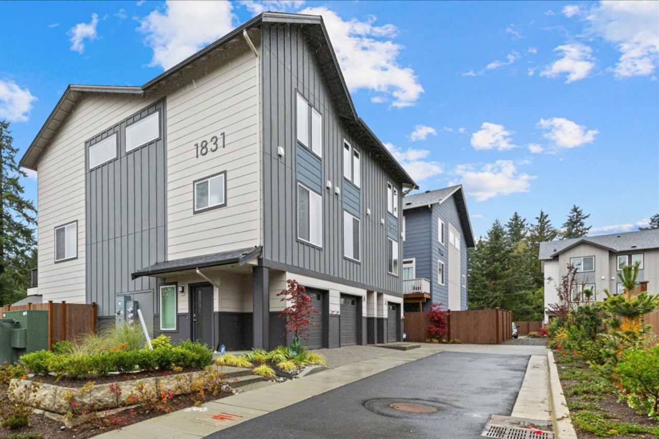 New Construction 2-Bed Townhome Near Boeing, Paine Field  Everett Naval Base – Quartz Kitchen, A/C, Oversized Garage and Move-In Ready!