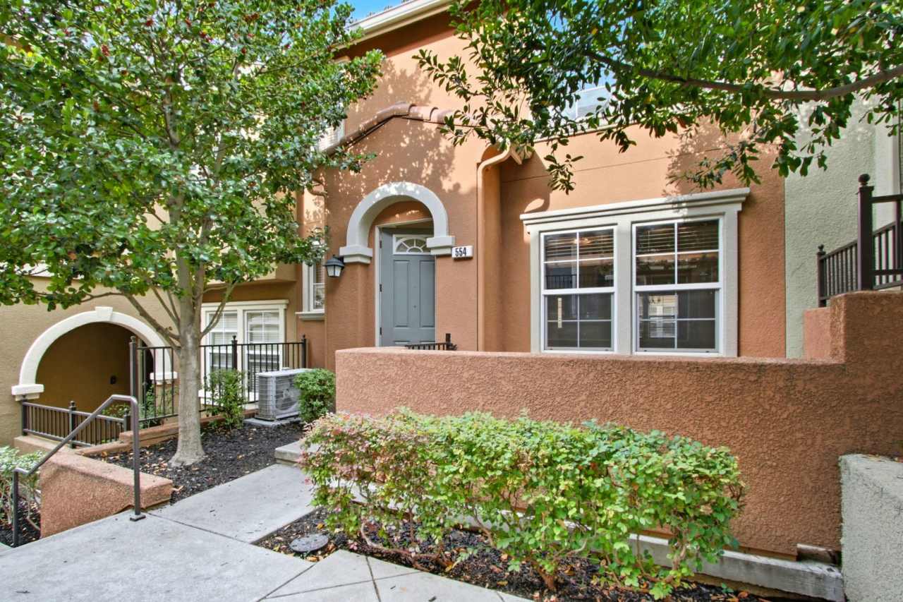 Beautiful Communication Hill Townhome