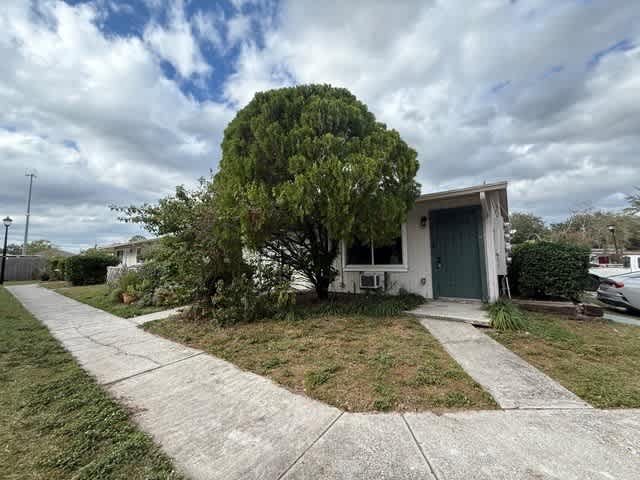 8528 Channelview Cir