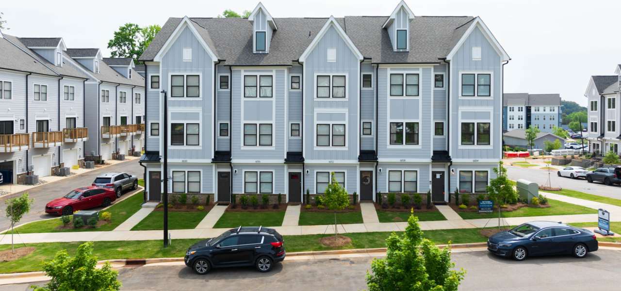 Cascadia at Highland Creek