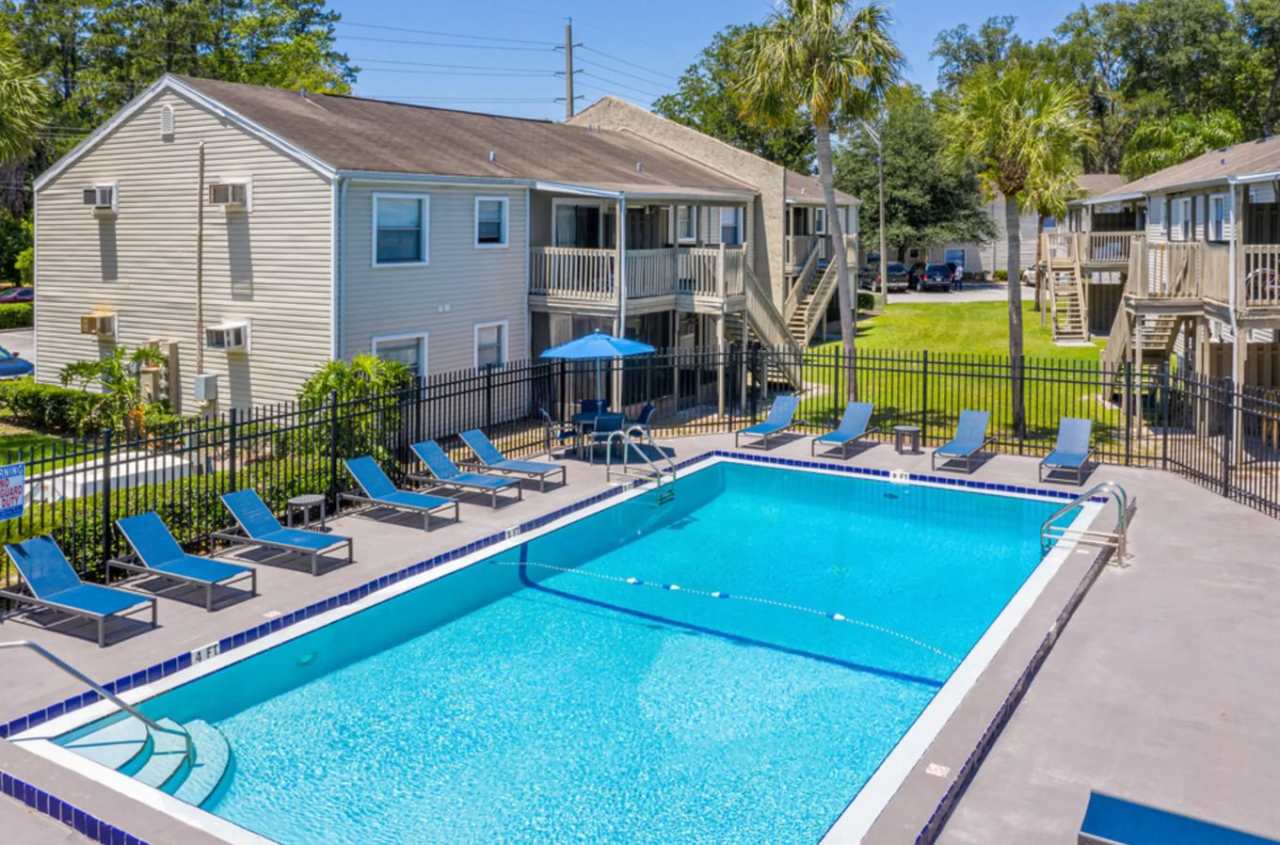 Creekwood Apartments