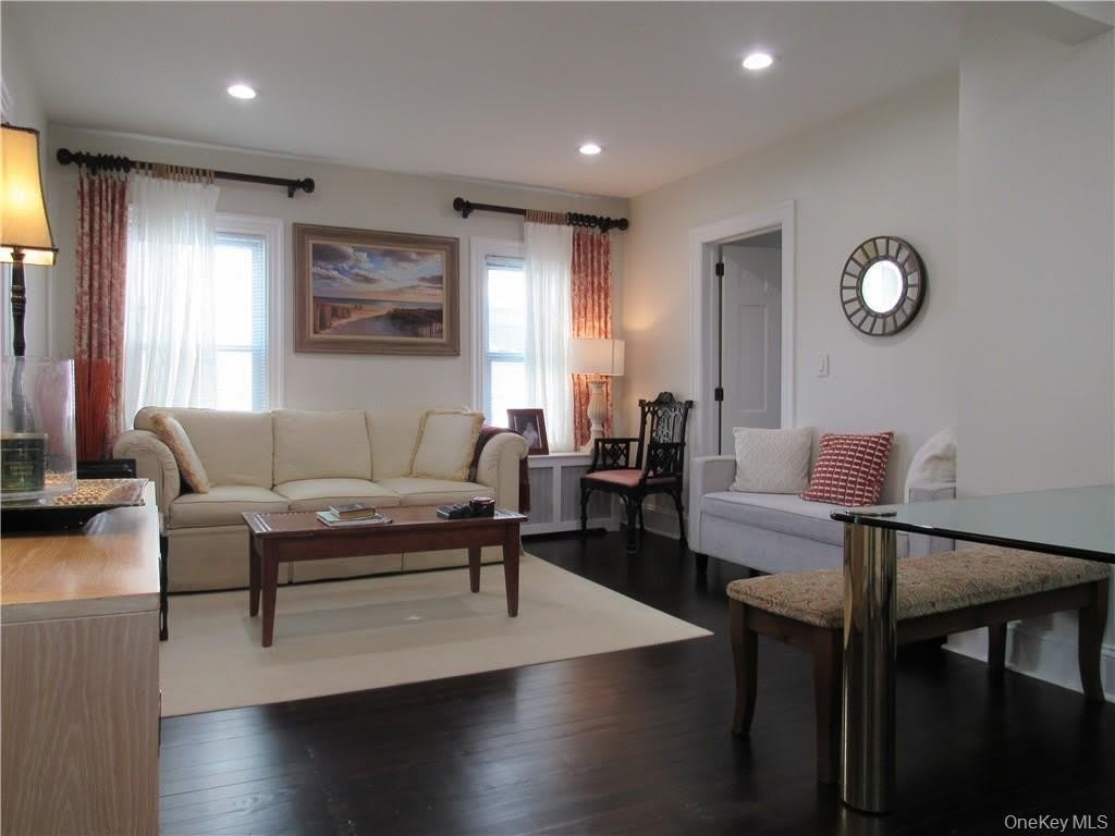 242 William Street unit: 1