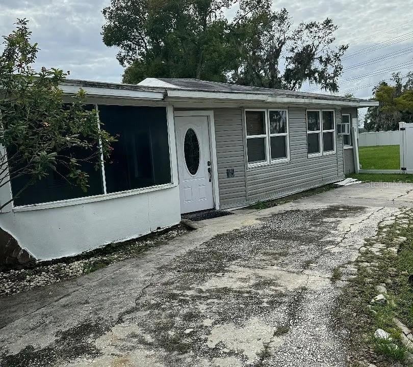 1035 E LAKE PARKER DRIVE