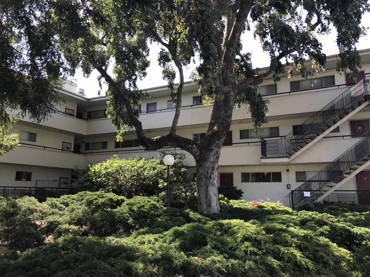 1330 Sacramento Street