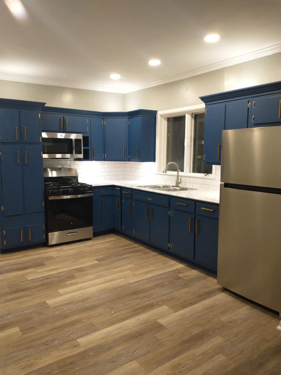 915 Columbus ParkwayUnit 1 (Lower Front)