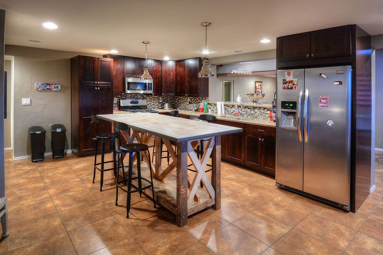 PRE-LEASE AUGUST 2026 - Beautiful Modern Living near Campus