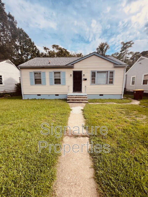 2128 North Whitehill Drive