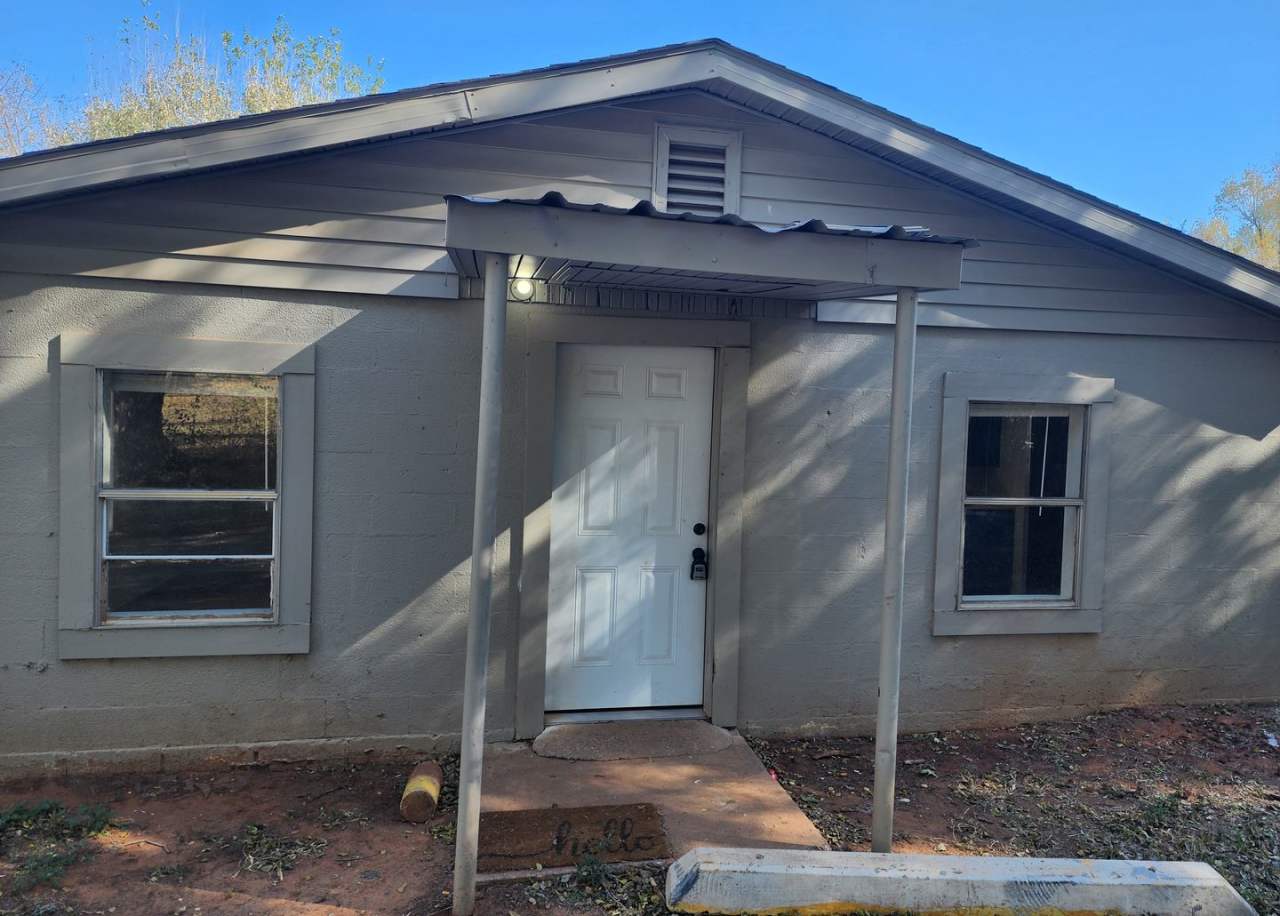 2 Bed / 1 Bath Home for Rent – $850 (Utilities Included)