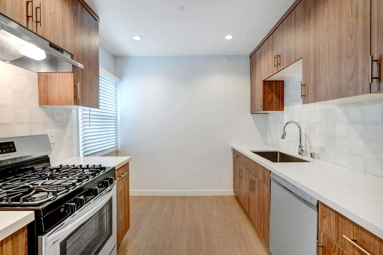 1844 & 1850 North Harvard Apartments