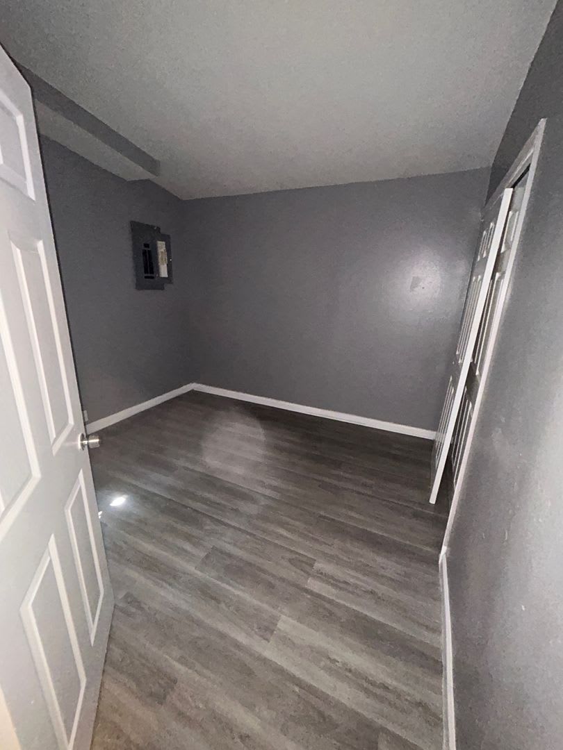 LIMITED TIME**NO APPLICATION FEE**1/2 OFF DEPOSIT**