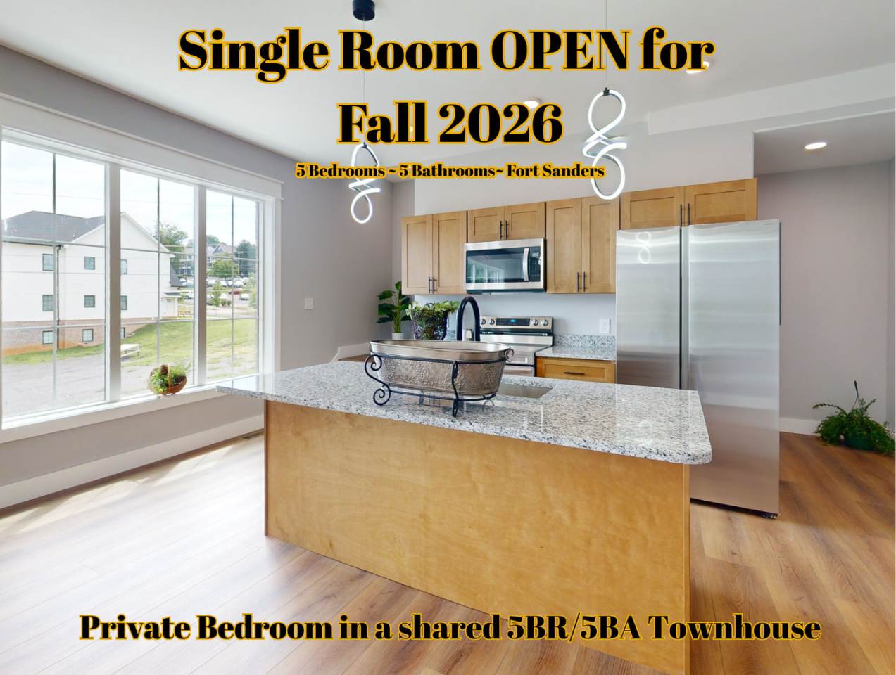 One Private Bedroom/Bath in Spacious 5BR/5BA Townhome Near UTK