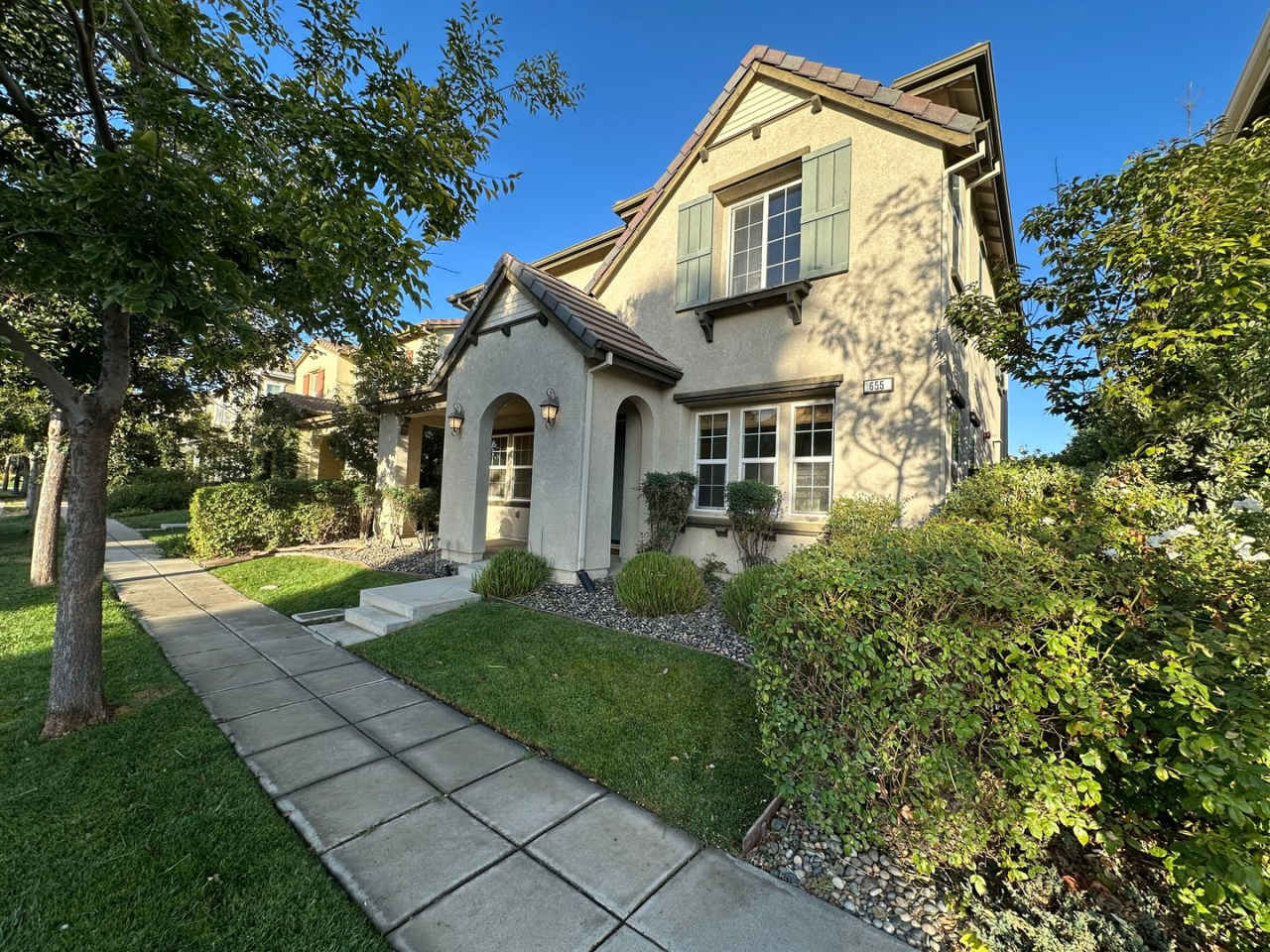 Beautiful 4 bedroom 3 full bath home in Mountain House