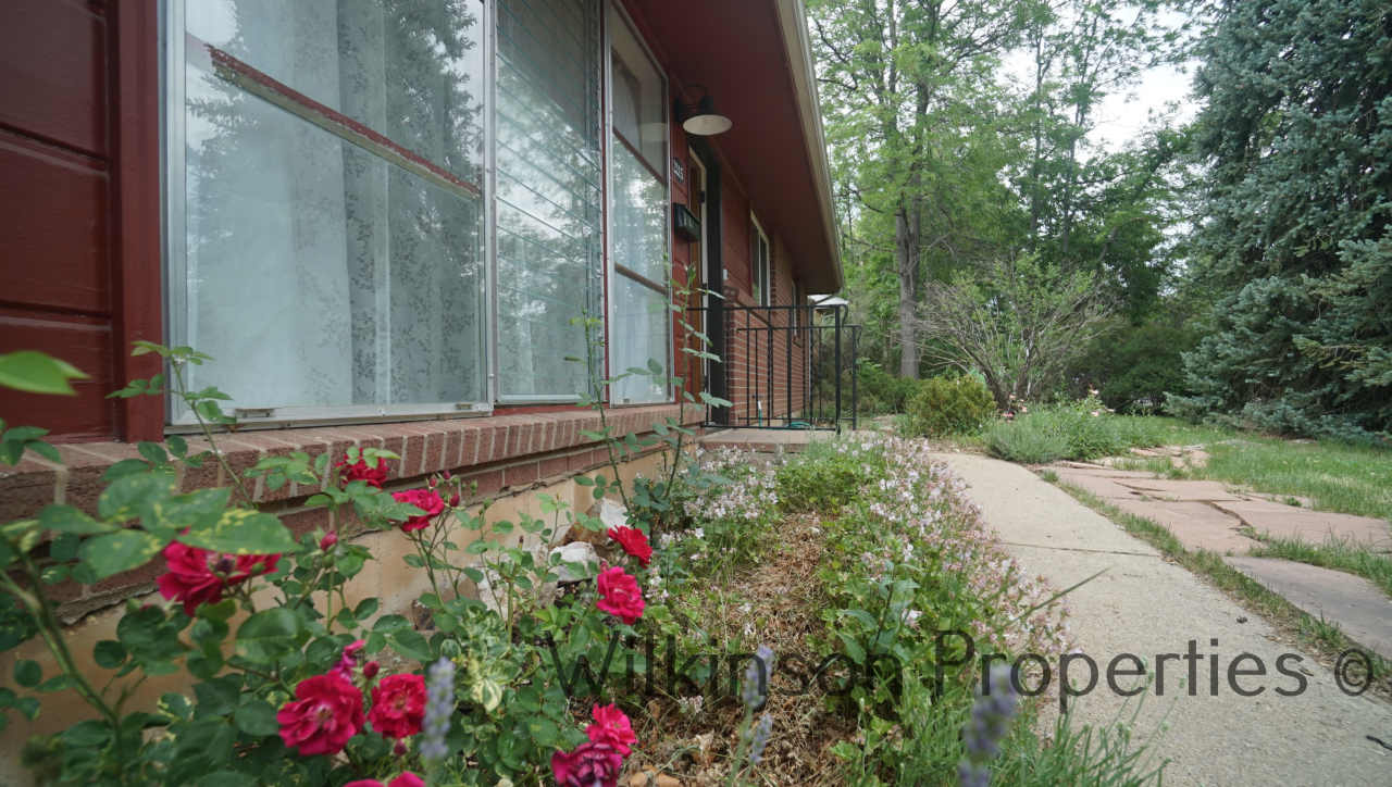 2215 Nicholl Street West