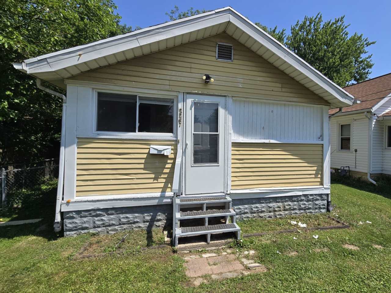 2 Bedroom House