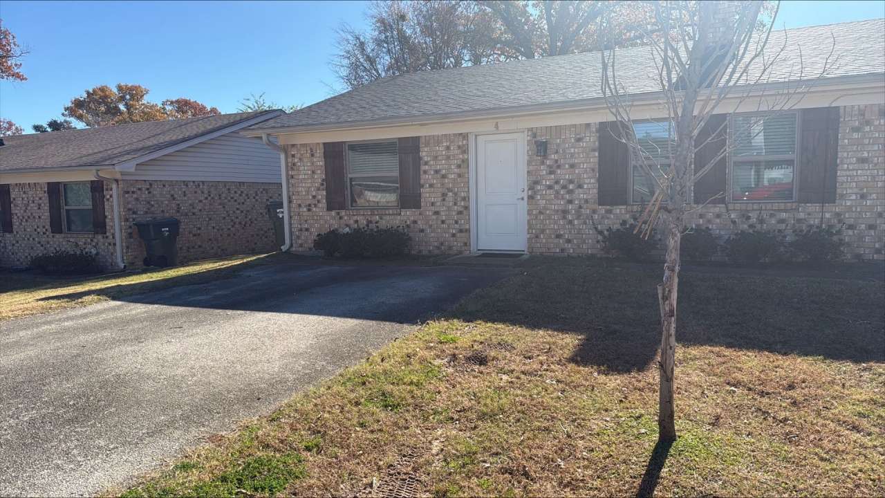 811 McClenny Dr #M04