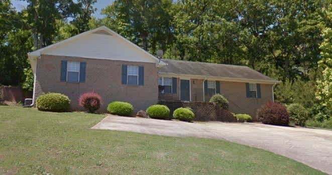 PRE LEASING AUGUST 2026!