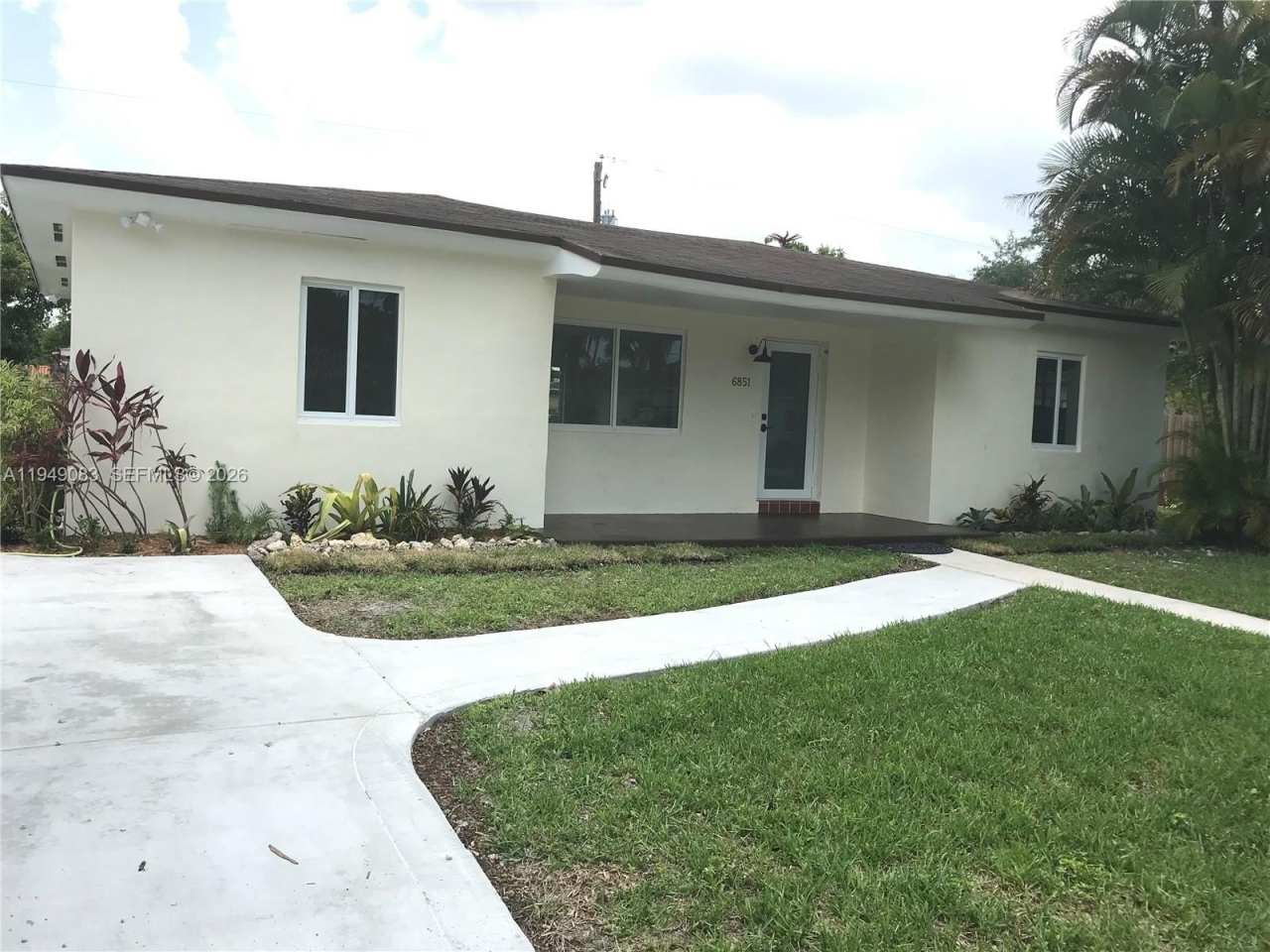 6851 SW 48th Ter