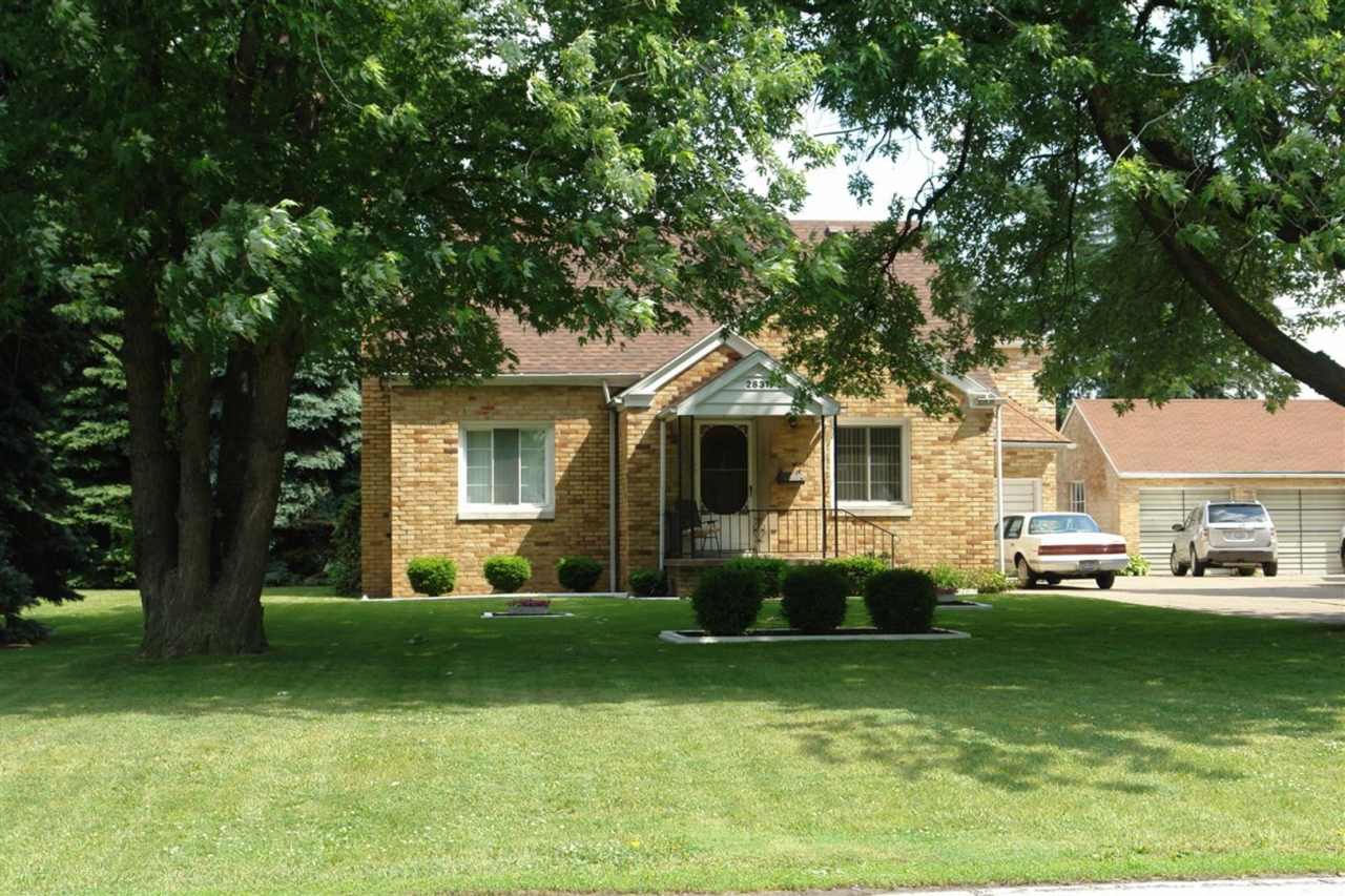 Charming 5 bedroom/2 Bathroom Home with attached grandmother suite!