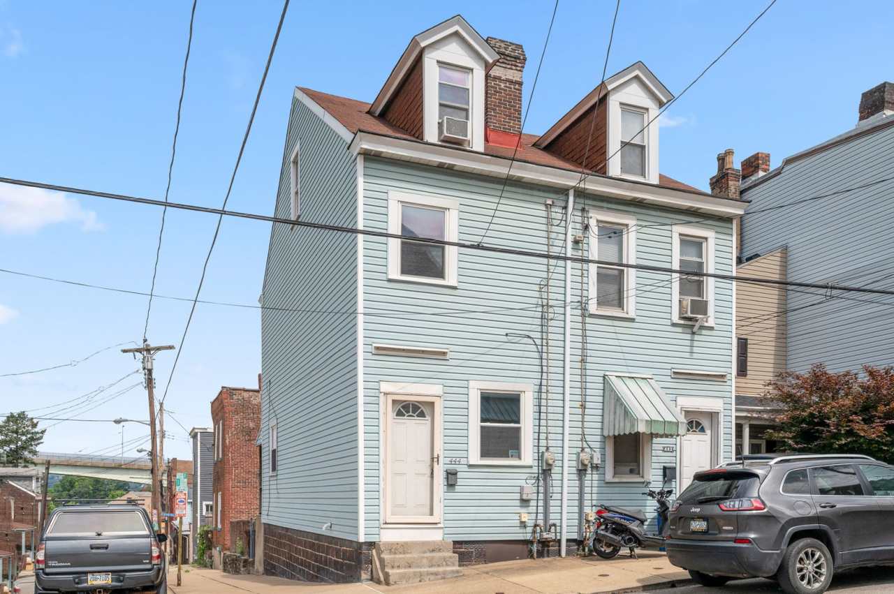 2 bed 1 bath with fresh updates - great location, fenced in yard