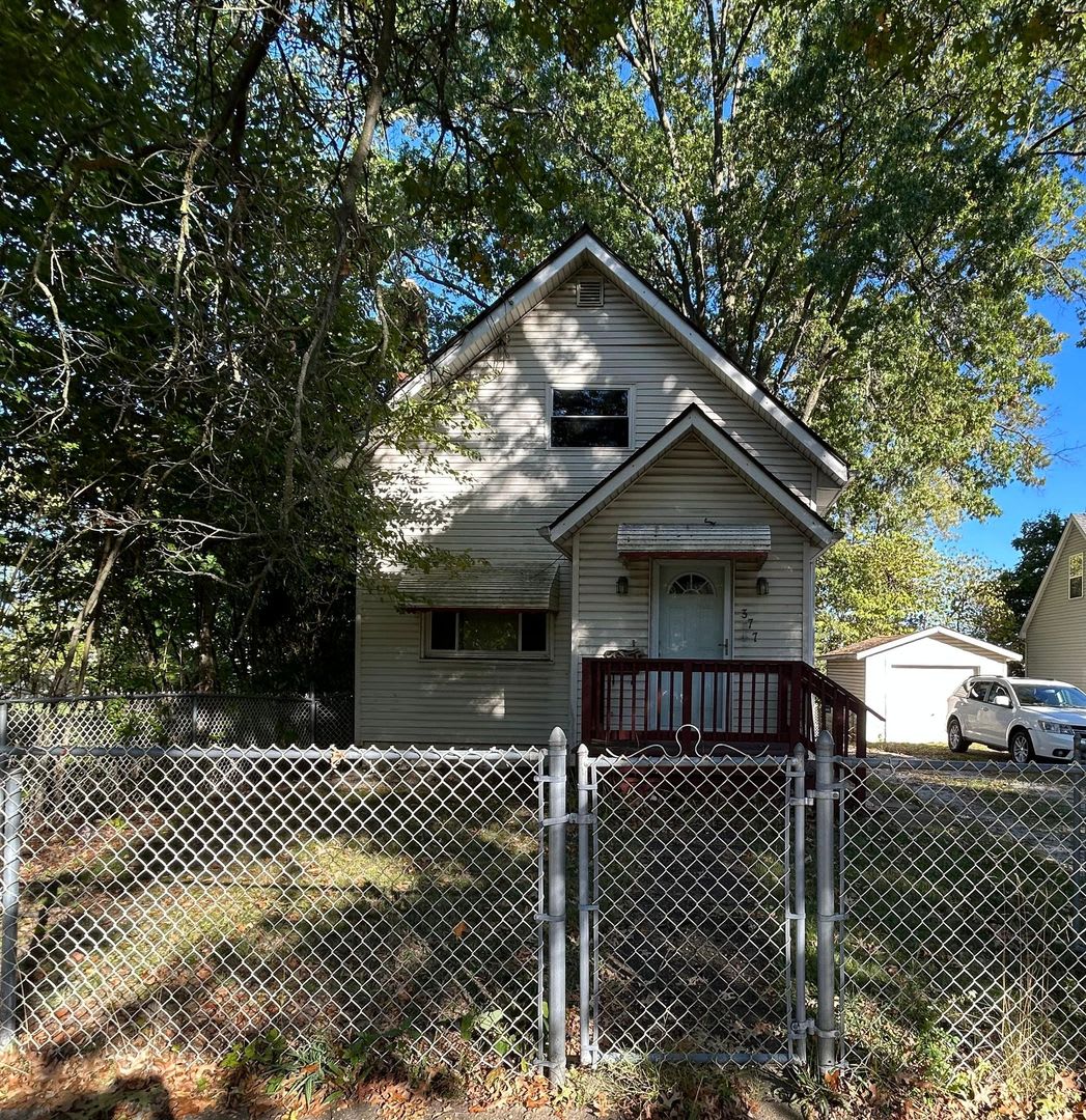 ✨ Charming 2-Bedroom Home with Great Curb Appeal in Akron ✨