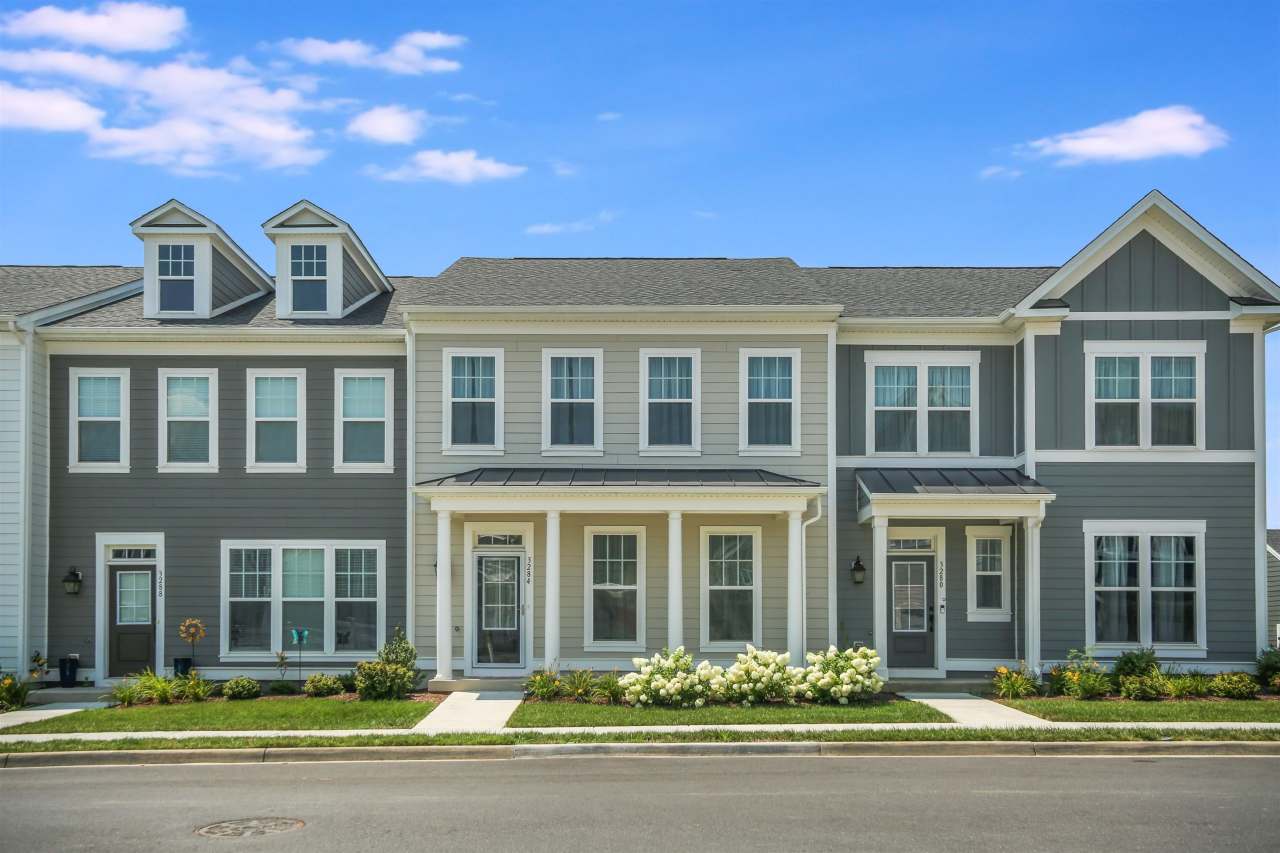 3284 CHARLESTON BLVD