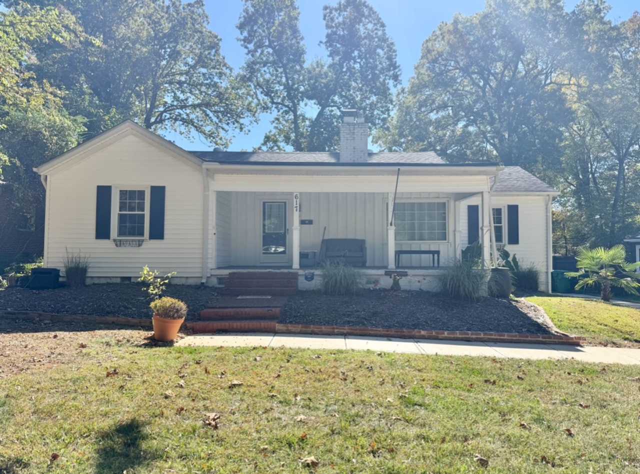 Spacious 3 Bedroom Convenient to Downtown High Point!