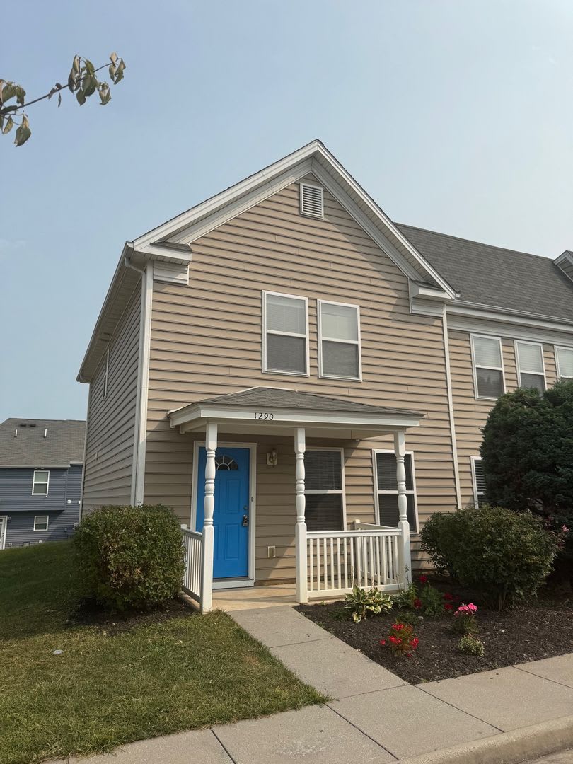 Immaculate End Unit Townhouse