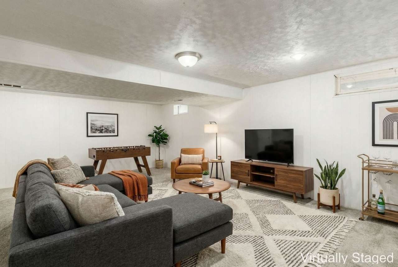 Beautifully Updated Reynoldsburg Home Near a Park!