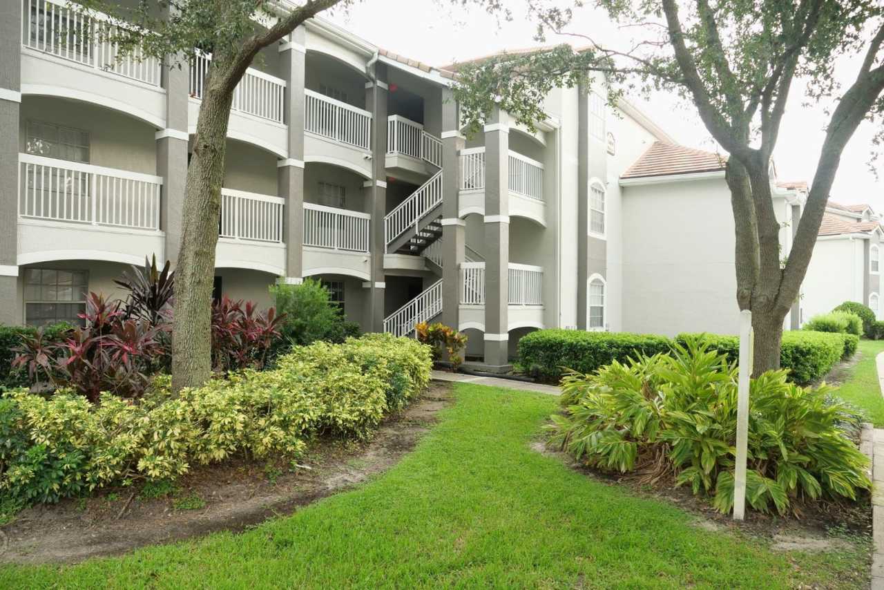 Lovely 2 bedroom 2 bath Condo in Audubon Villas in Hunter's Creek